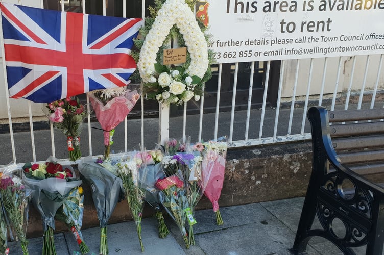 Floral tributes to the Queen