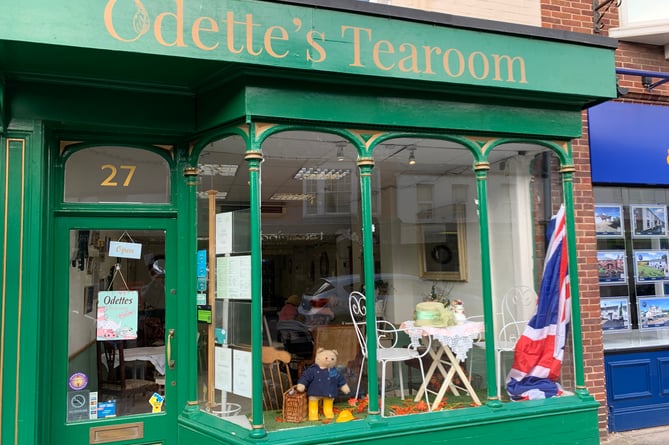 Tributes in the windo of Odette’s Tearoom in Wellington