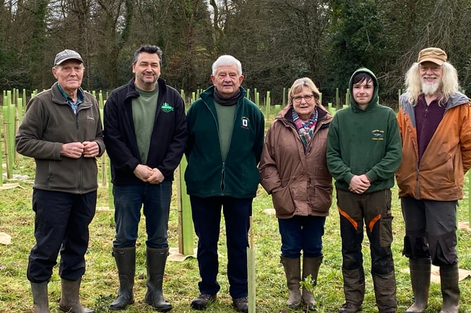 The Hendy family and Jubilee Wood organisers