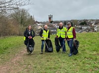 Town councillors go litter picking in the Green Corridor 