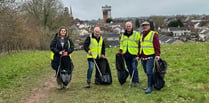 Town councillors go litter picking in the Green Corridor 