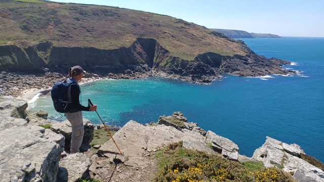 Husband's epic coast walk in memory of his wife