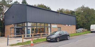 Gang sledgehammers their way into showroom