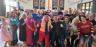 'Dick' from Dick and Dom makes surprise appearance at Oake fundraiser