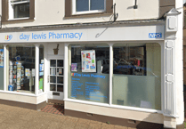 Local pharmacists to turn off lights and wear black in day of protest