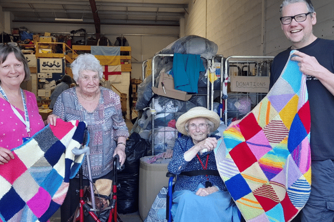 Nynehead Court residents were eager to knit for refugees this month, helping those who have become displaced. 