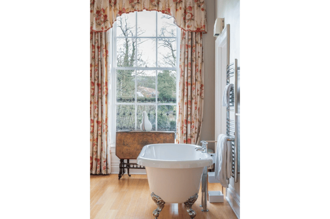 An elegant bathroom